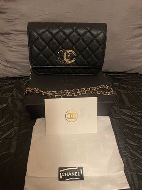 VIP/GWP
Black Quilted Leather Shoulder Bag with Gold CC Hardware